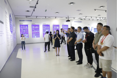 擁抱&ldquo;新動能&rdquo; 網(wǎng)絡(luò)名人近距離感受寧德新能源產(chǎn)業(yè)&ldquo;加速度&rdquo;